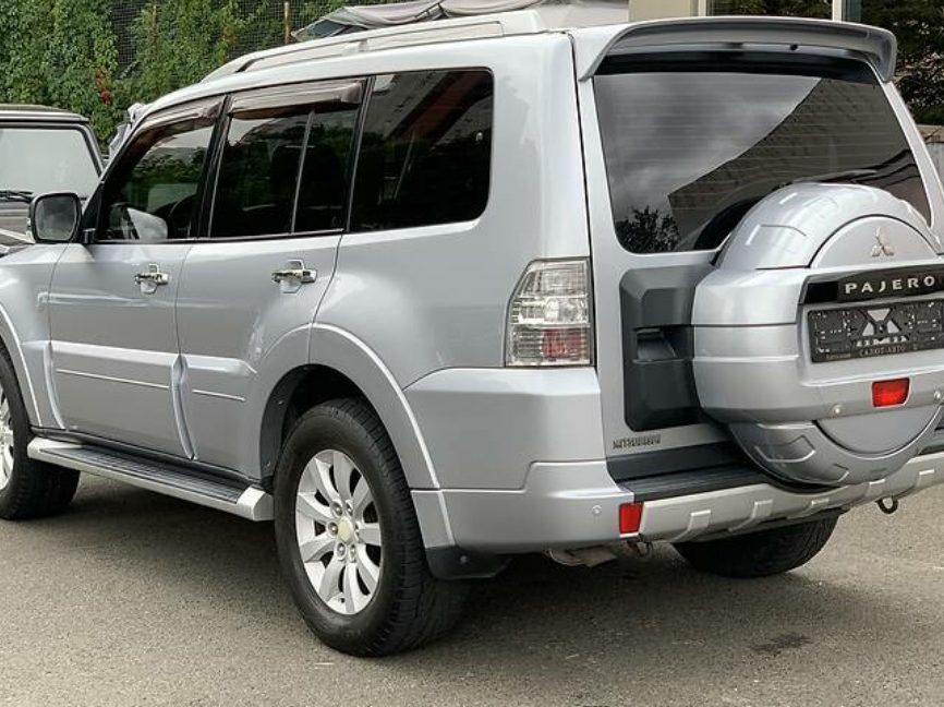 Mitsubishi Pajero Wagon 2011