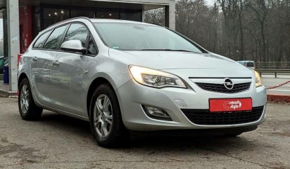 Opel Astra J 2011