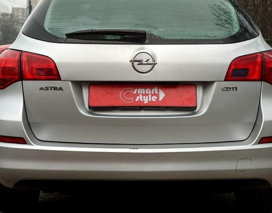 Opel Astra J 2011