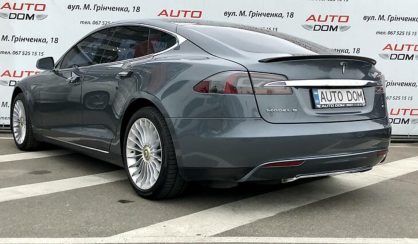 Tesla Model S 2014