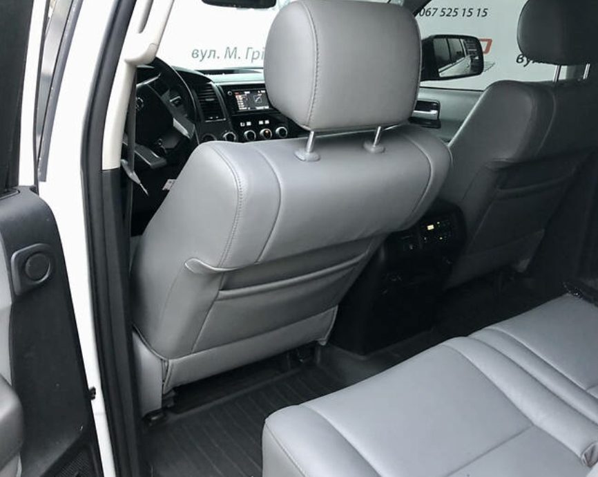 Toyota Sequoia 2014