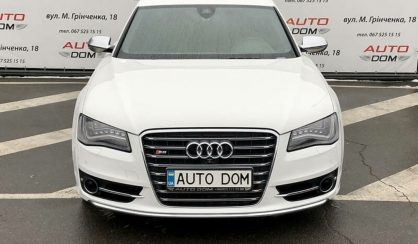 Audi S8 2012