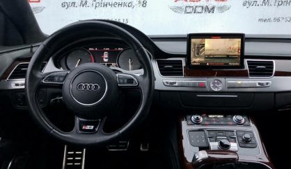 Audi S8 2012