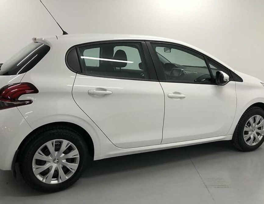 Peugeot 208 2016