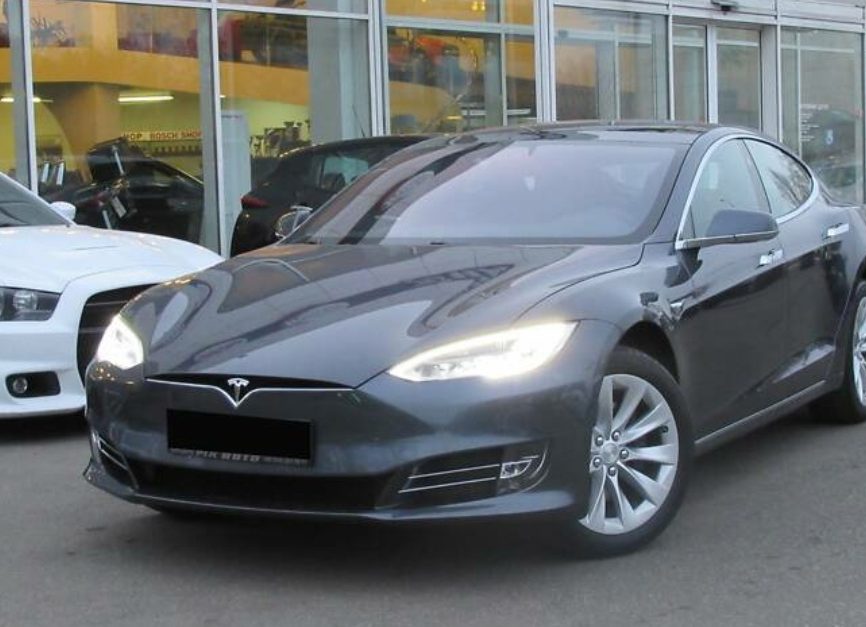 Tesla Model S 2018