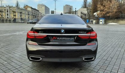 BMW 750 2016