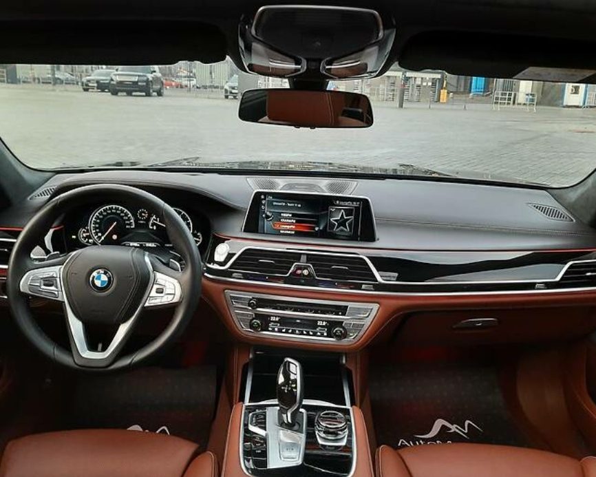 BMW 750 2016