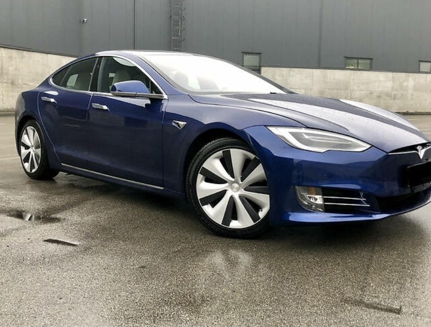 Tesla Model S 2020