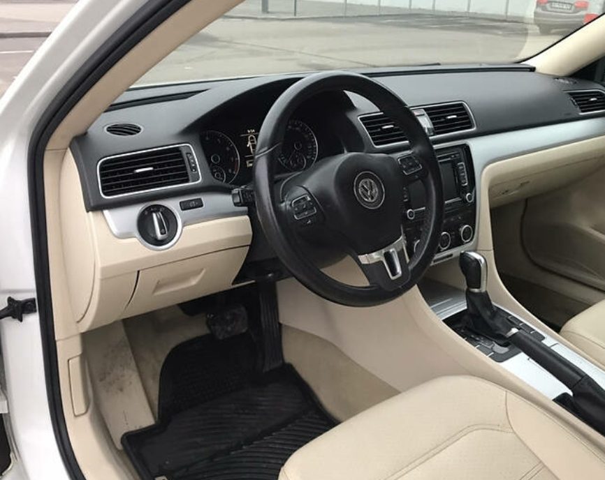 Volkswagen Passat B7 2012