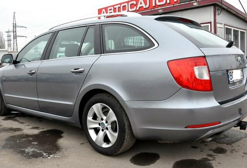 Skoda Superb 2012