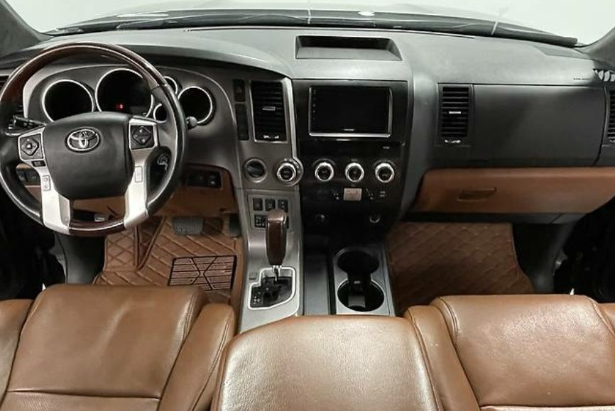 Toyota Sequoia 2015