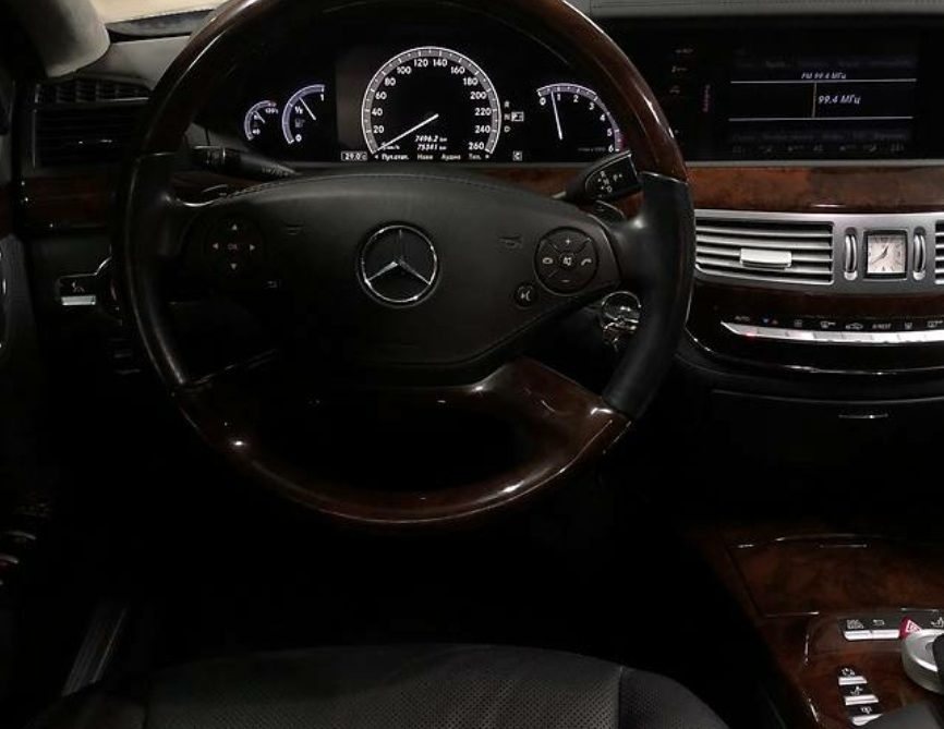 Mercedes-Benz S-Class 2010