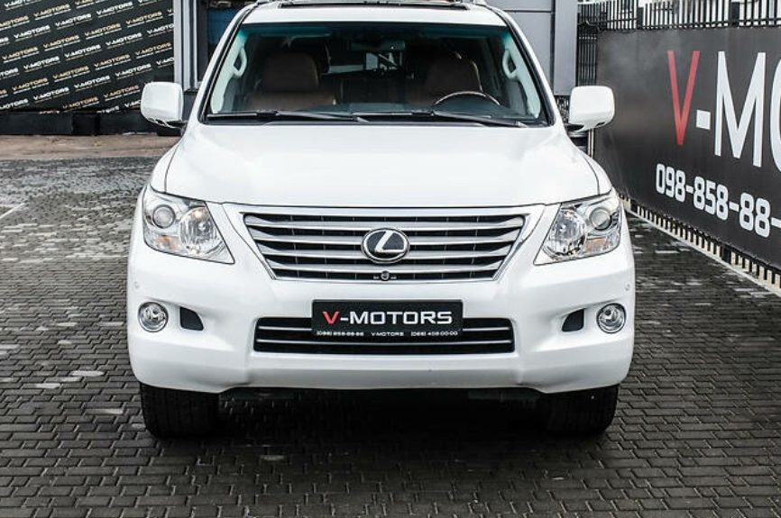 Lexus LX 570 2011