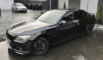 BMW 750 2011