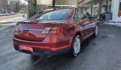 Ford Taurus 2016