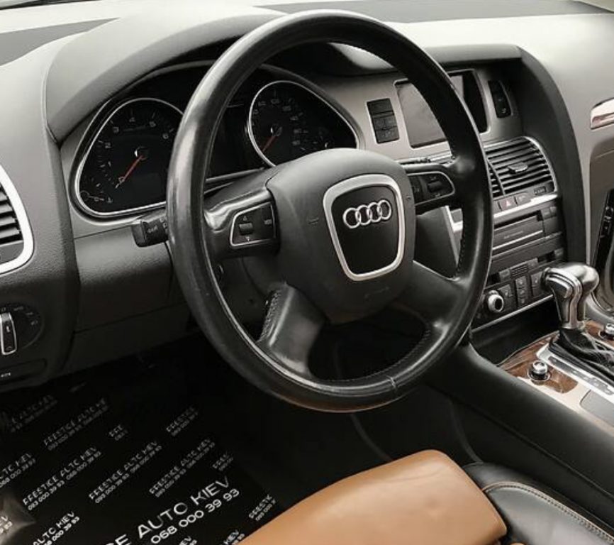 Audi Q7 2011