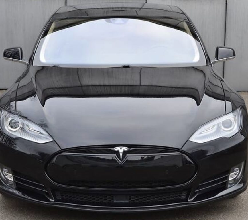 Tesla Model S 2015