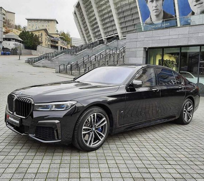 BMW 750 2019