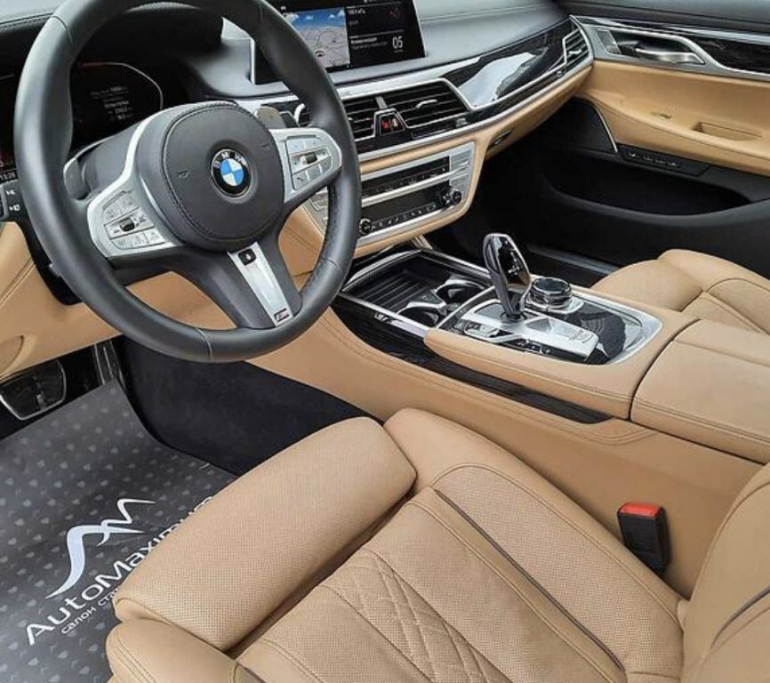 BMW 750 2019