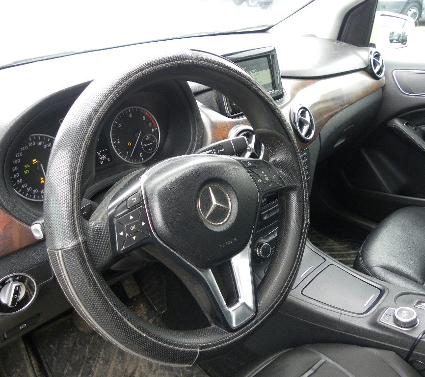 Mercedes-Benz B 180 2014