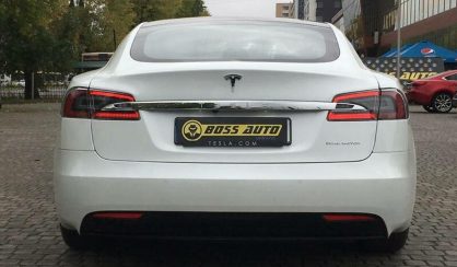 Tesla Model S 2020