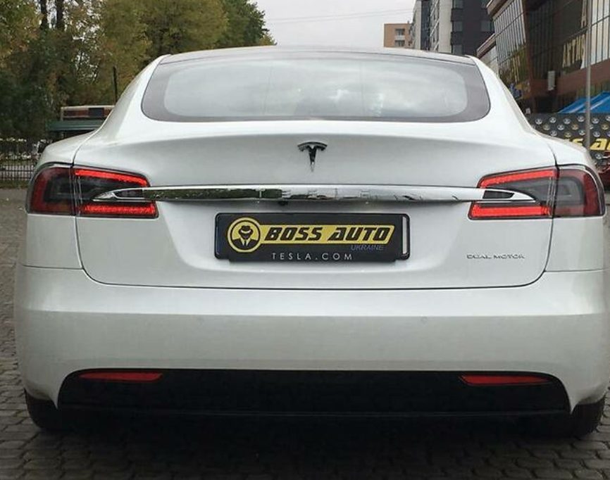 Tesla Model S 2020