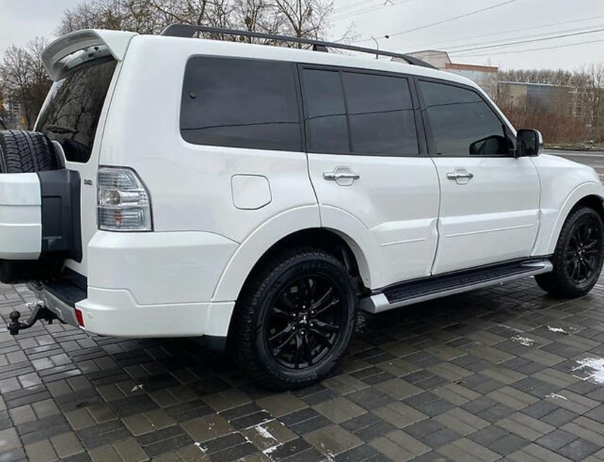 Mitsubishi Pajero Wagon 2013