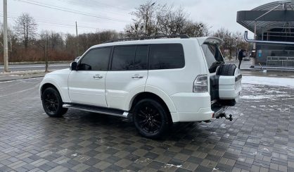 Mitsubishi Pajero Wagon 2013