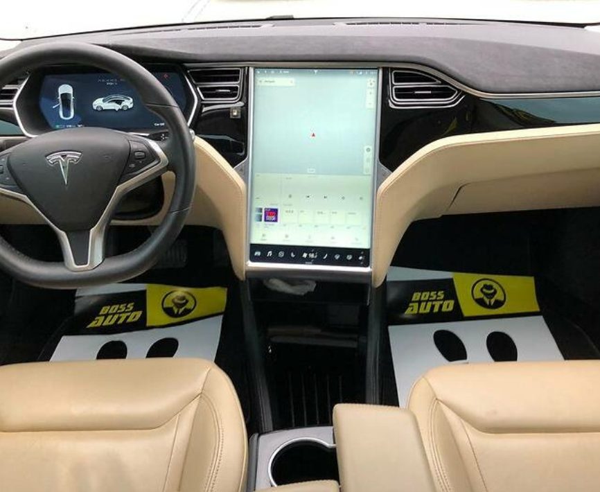 Tesla Model S 2015