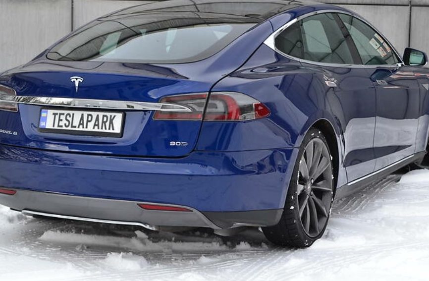 Tesla Model S 2015