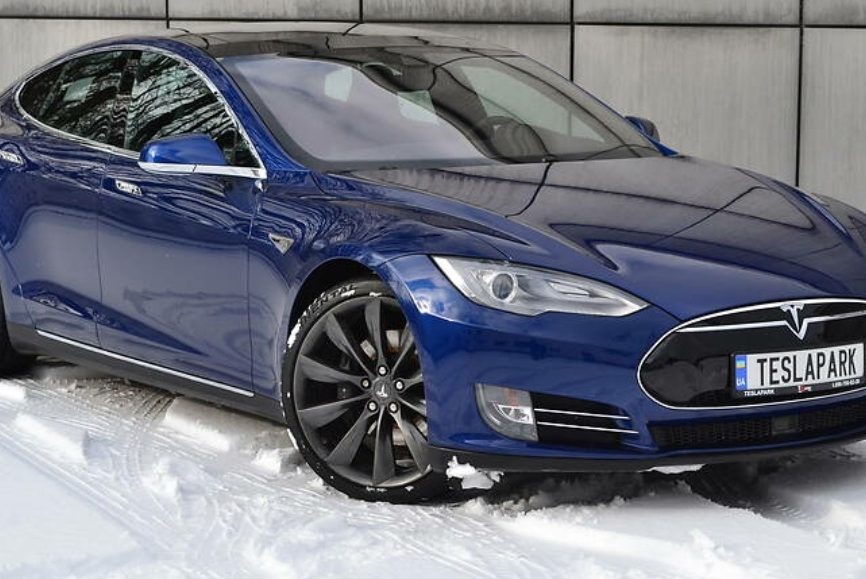 Tesla Model S 2015