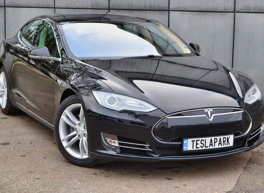 Tesla Model S 2014