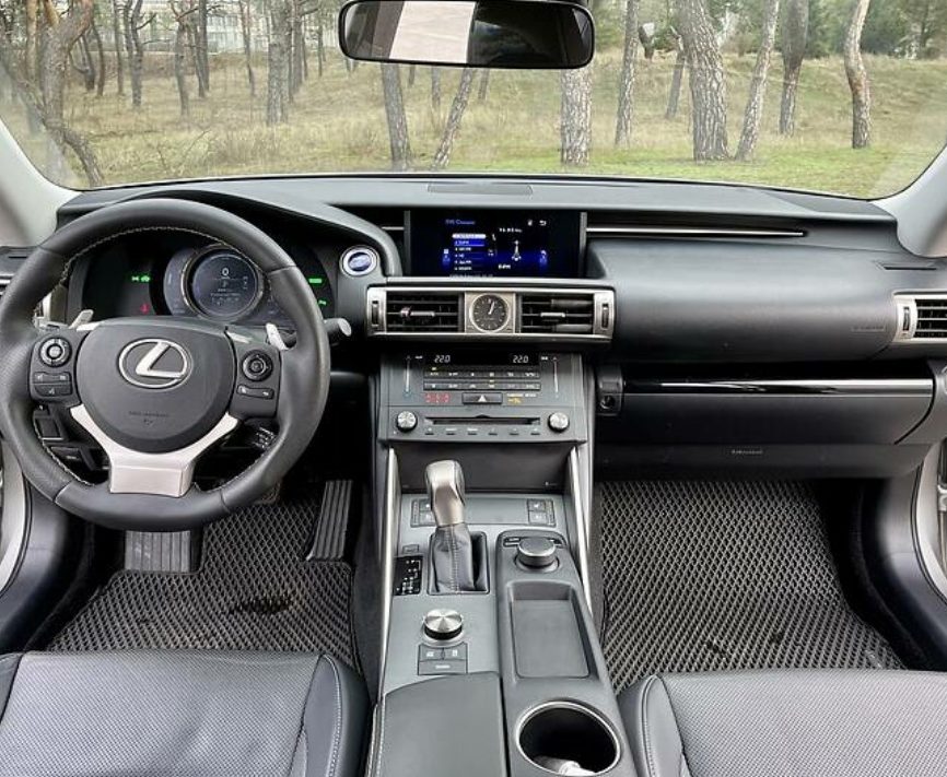 Lexus IS 300 2016