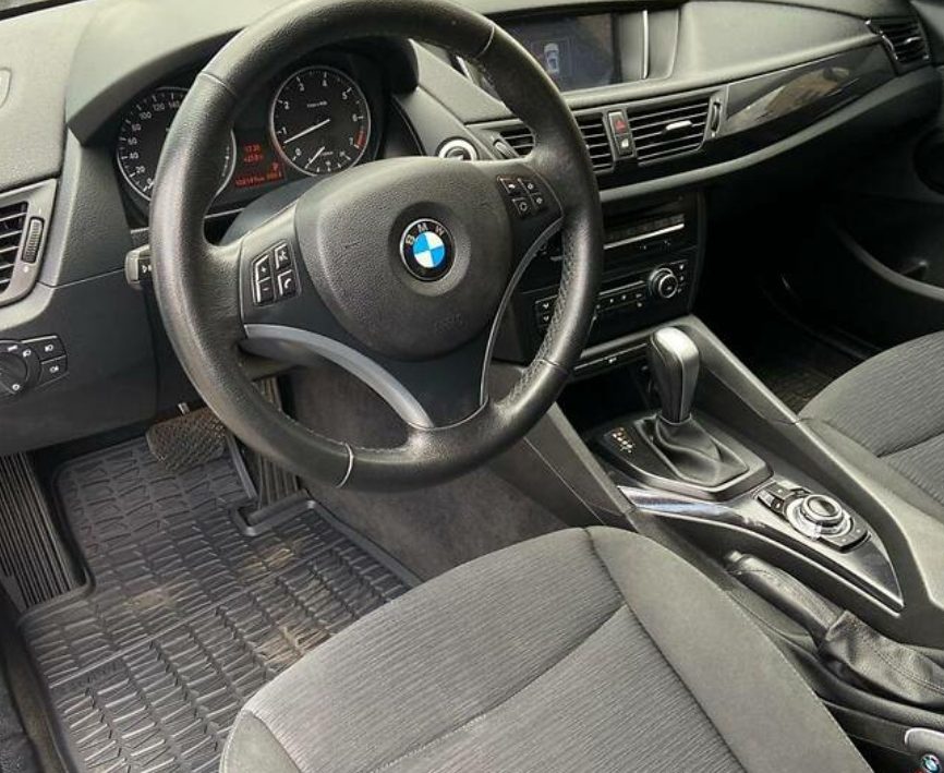 BMW X1 2011