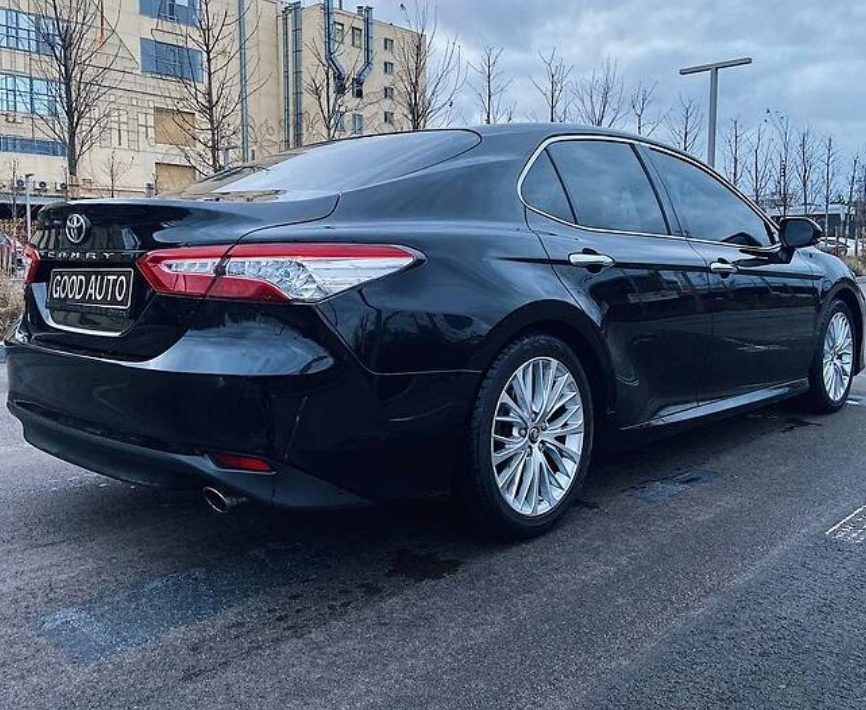 Toyota Camry 2019