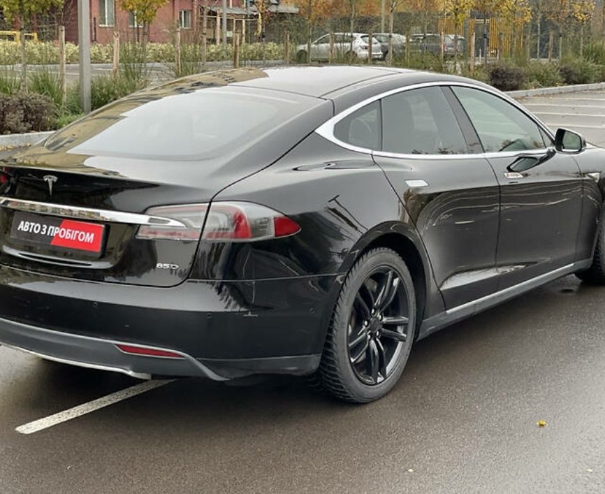 Tesla Model S 2015