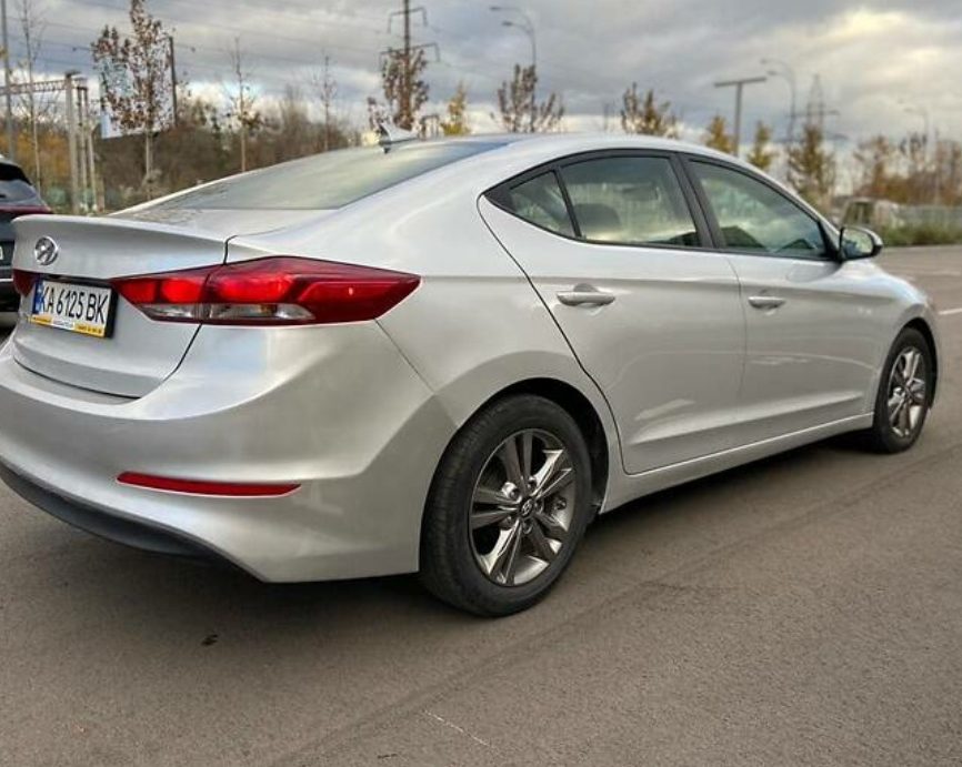 Hyundai Elantra 2015