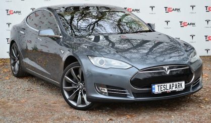 Tesla Model S 2013