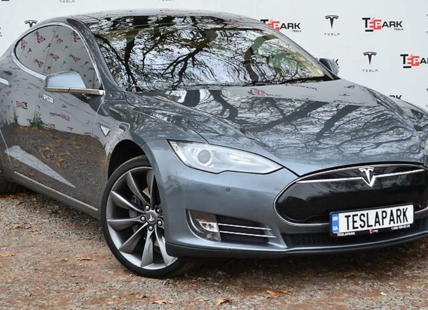 Tesla Model S 2013