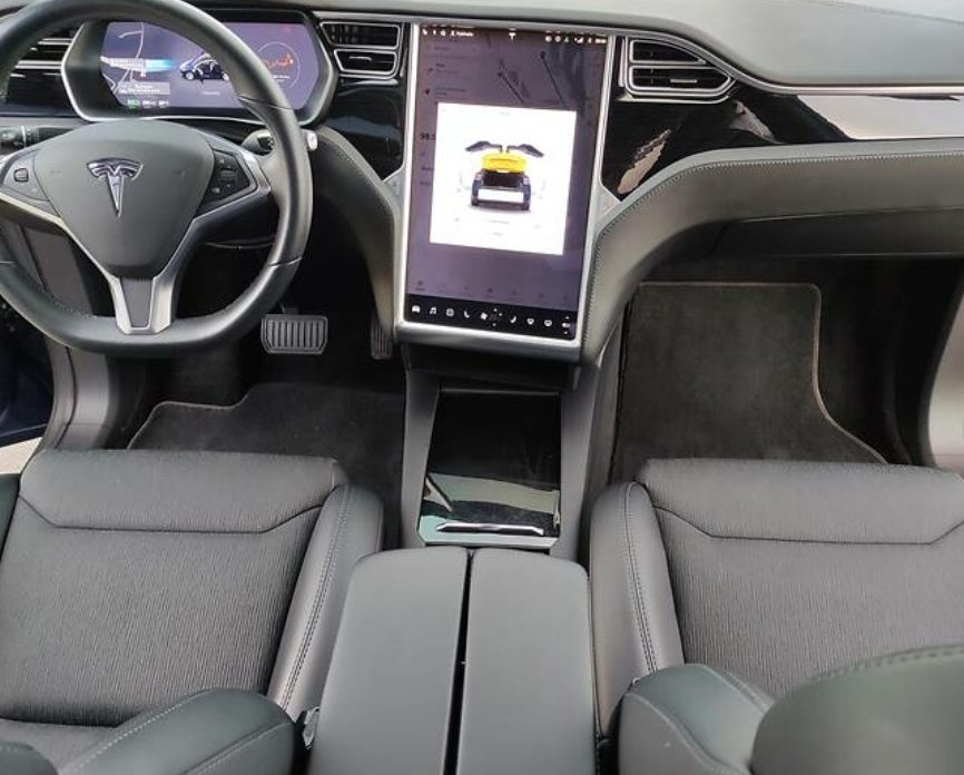 Tesla Model X 2018