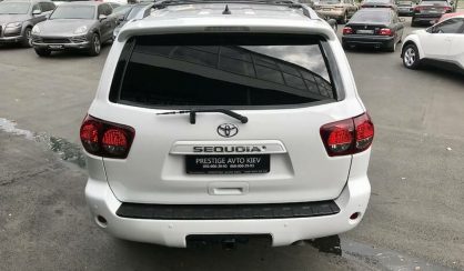Toyota Sequoia 2018