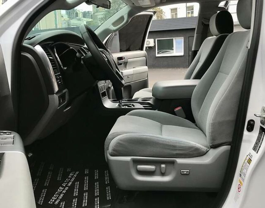 Toyota Sequoia 2018