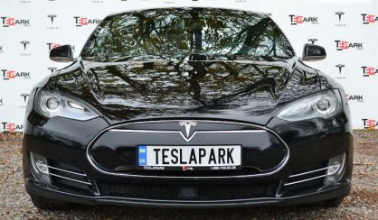 Tesla Model S 2015