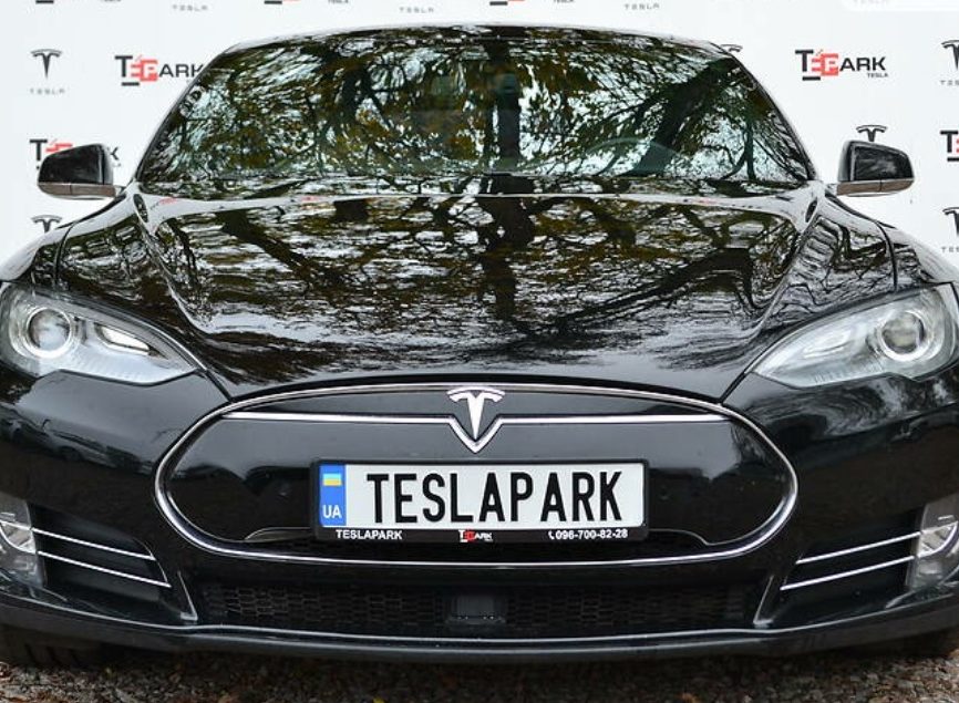 Tesla Model S 2015