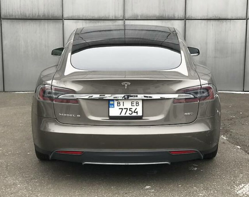 Tesla Model S 2015