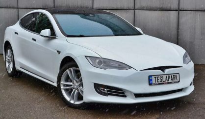 Tesla Model S 2015