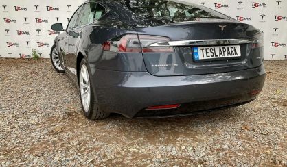 Tesla Model S 2016