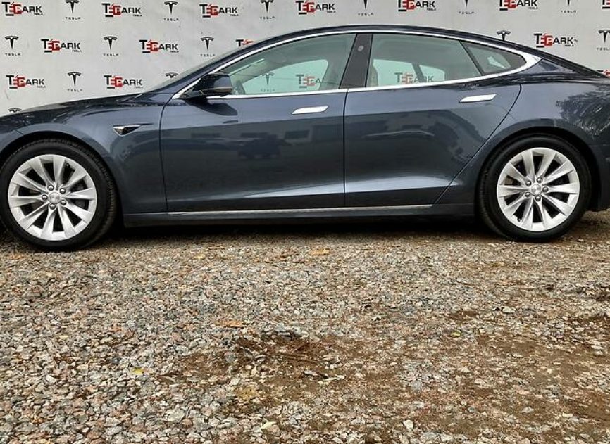 Tesla Model S 2016