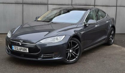 Tesla Model S 2015