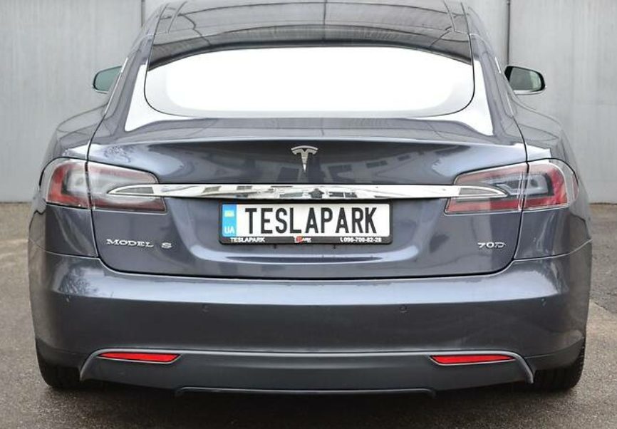 Tesla Model S 2015